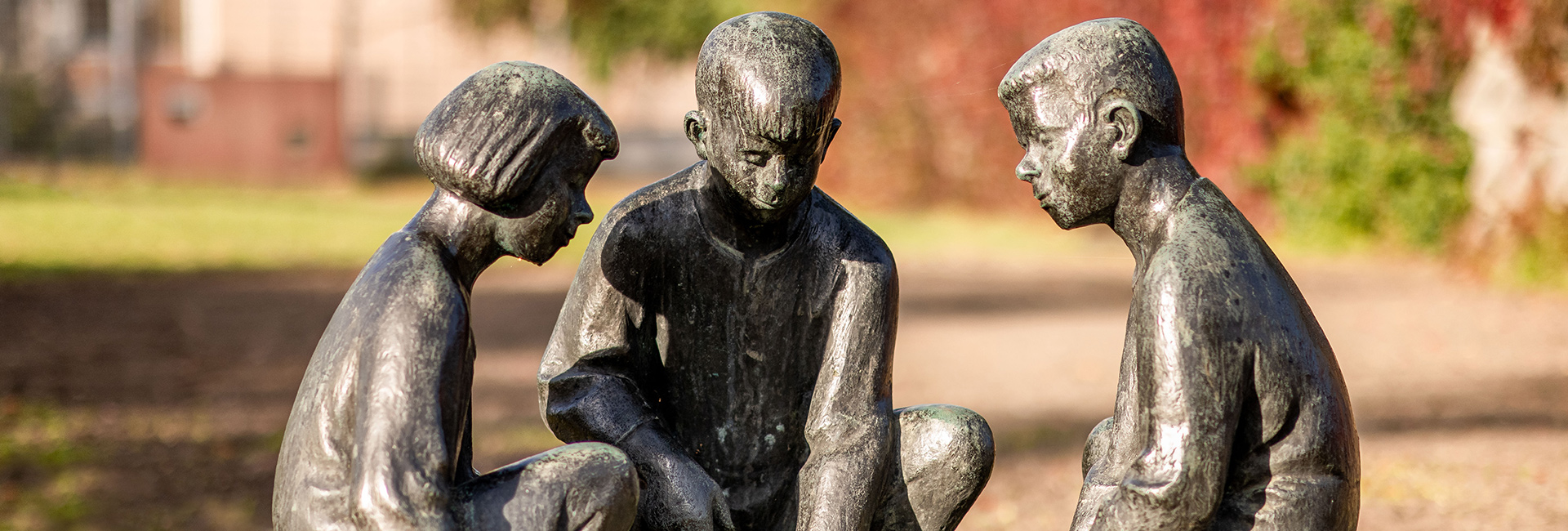 1. Oberschule Am Kupferberg | Partnerschaft Statue