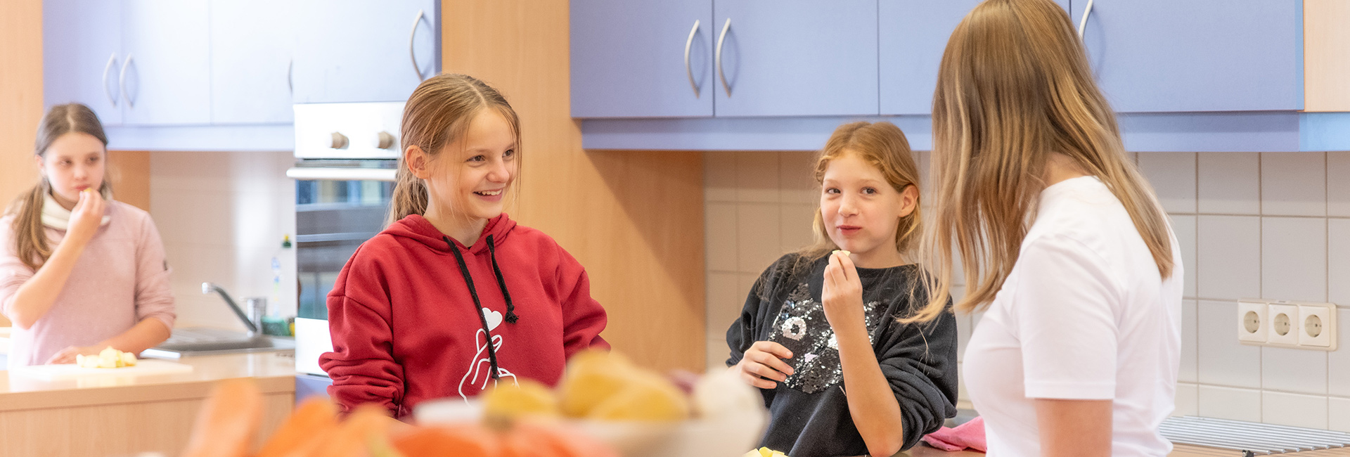 1. Oberschule Am Kupferberg | Schulclub beim kochen